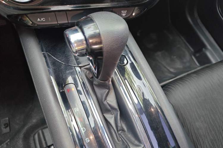 Used Honda Vezel 2020 1.5L CVT Luxury Edition Gear Lever
