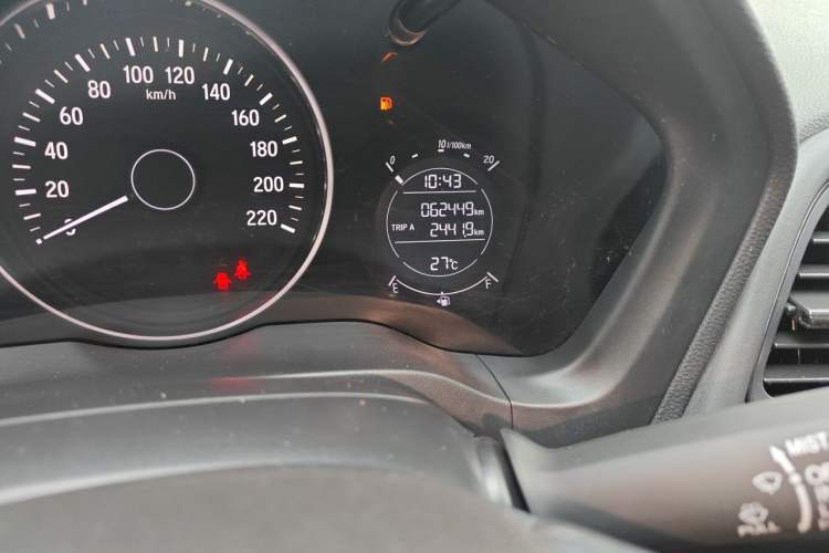 Used Honda Vezel 2020 1.5L CVT Luxury Edition Odometer Close Up