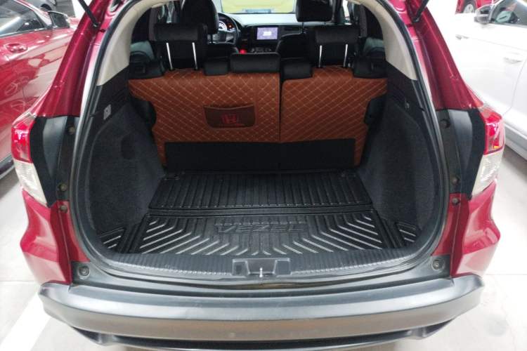 Used Honda Vezel 2020 1.5L CVT Luxury Edition Trunk