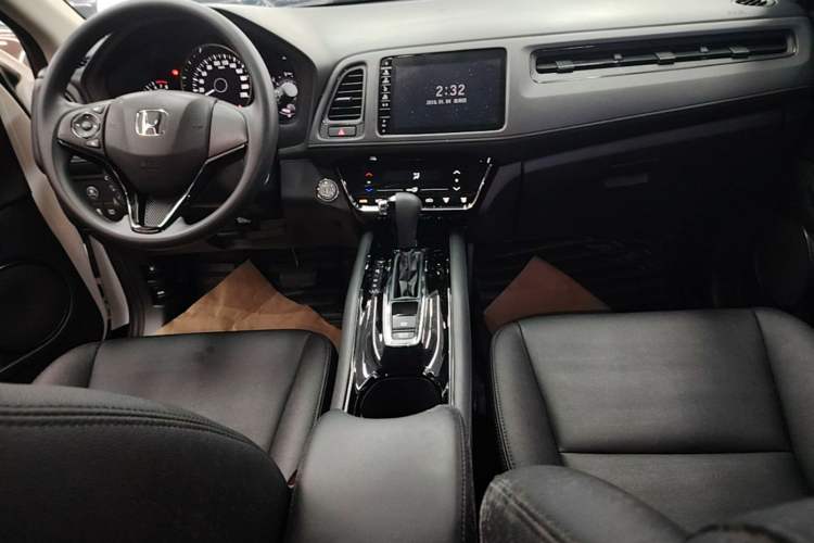 Used Honda Vezel 2020 220 TURBO CVT Elite Edition Audio And AC Panel