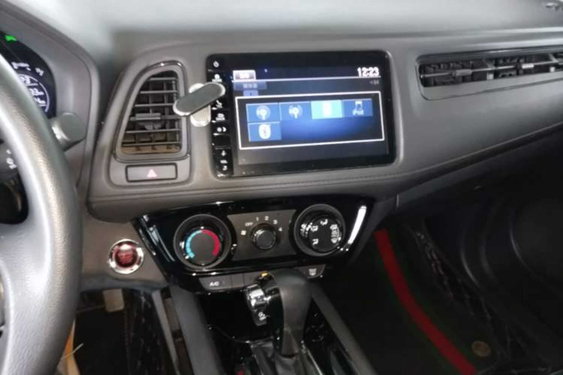 Used Honda Vezel 2020 1.5L CVT Luxury Edition Audio And AC Panel