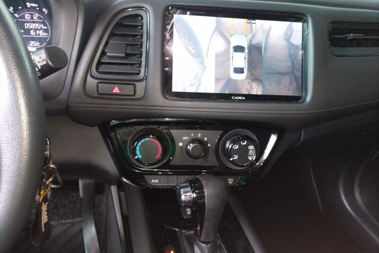 Used Honda Vezel 2020 1.5L CVT Elite Edition Audio And AC Panel