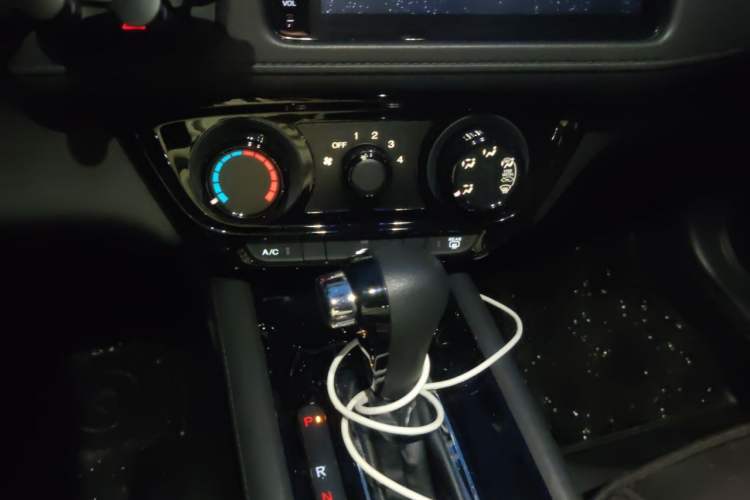 Used Honda Vezel 2020 1.5L CVT Pioneer Edition Audio And AC Panel