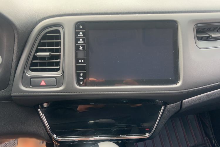 Used Honda Vezel 2020 220 TURBO CVT Elite Edition Audio And AC Panel