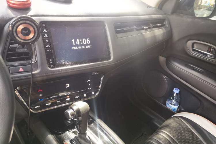 Used Honda Vezel 2020 220 TURBO CVT Elite Edition Audio And AC Panel