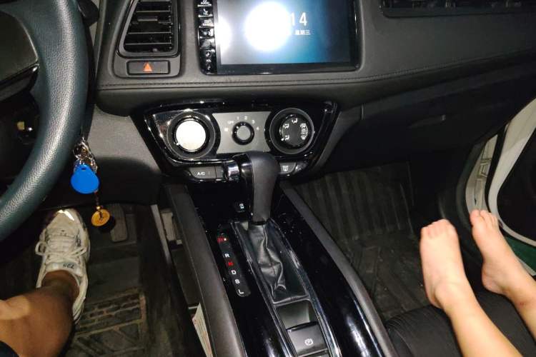 Used Honda Vezel 2020 1.5L CVT Pioneer Edition Audio And AC Panel