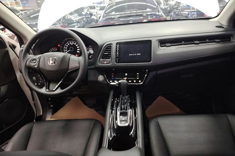Used Honda Vezel 2020 220 TURBO CVT Elite Edition Center Console