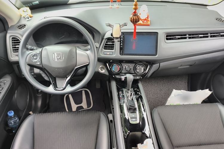 Used Honda Vezel 2020 1.5L CVT Luxury Edition Center Console