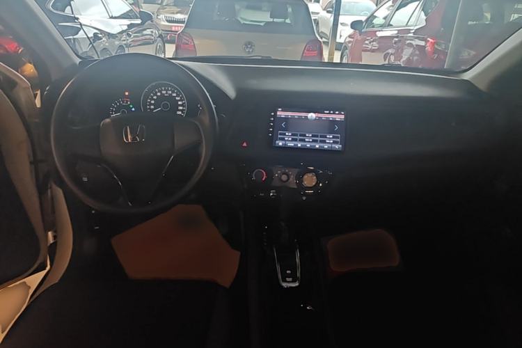 Used Honda Vezel 2020 1.5L CVT Elite Edition Center Console