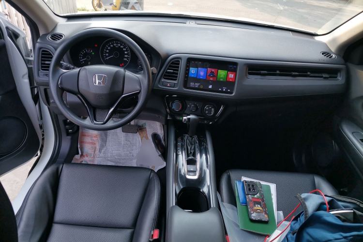 Used Honda Vezel 2020 1.5L CVT Elite Edition Center Console