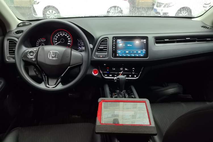 Used Honda Vezel 2020 220 TURBO CVT Luxury Edition Center Console