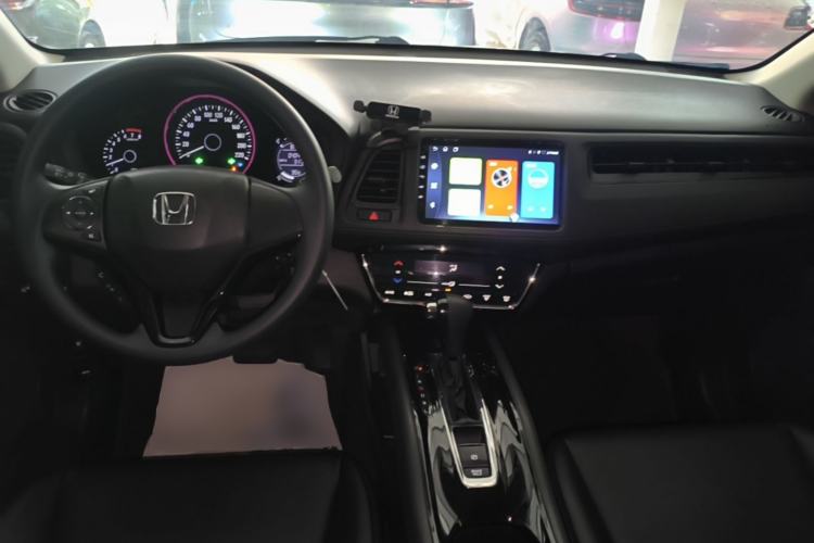 Used Honda Vezel 2020 220 TURBO CVT Elite Edition Center Console