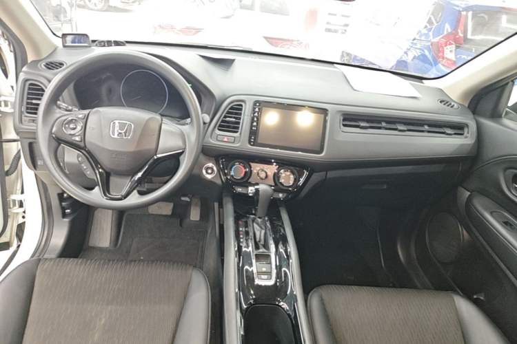 Used Honda Vezel 2020 1.5L CVT Luxury Edition Center Console