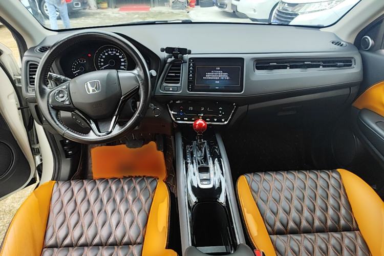 Used Honda Vezel 2020 220 TURBO CVT Elite Edition Center Console