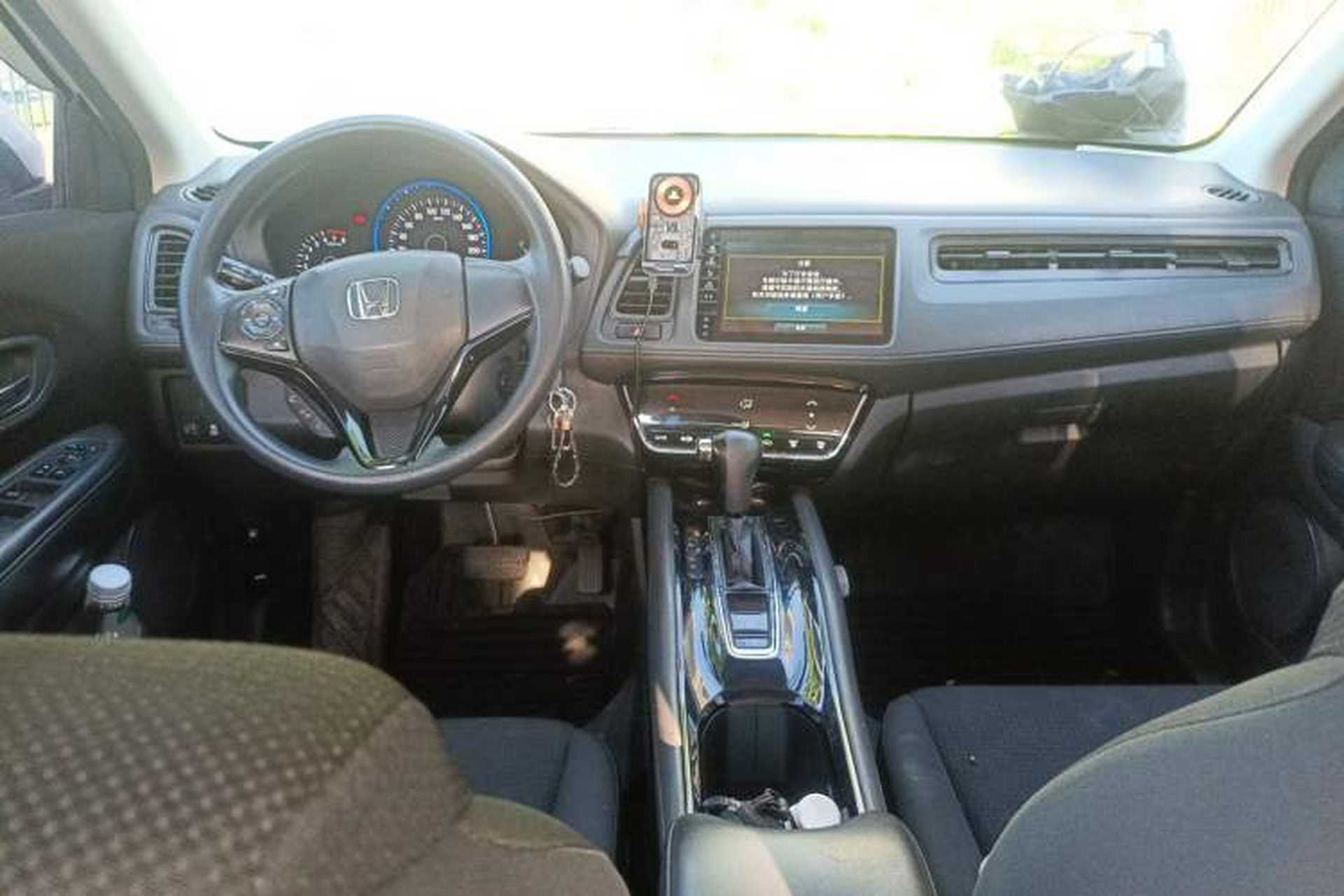 Used Honda Vezel 2020 220 TURBO CVT Elite Edition Center Console
