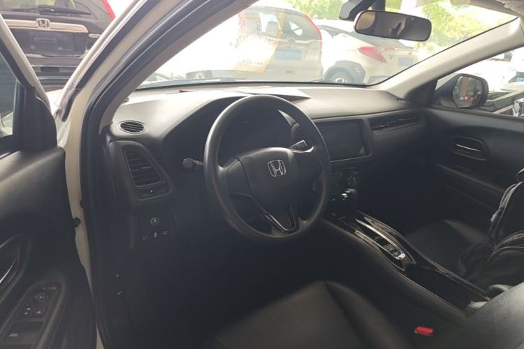 Used Honda Vezel 2020 1.5L CVT Elite Edition Center Console