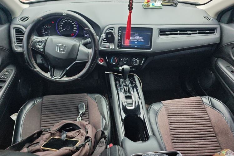 Used Honda Vezel 2020 1.5L CVT Luxury Edition Center Console