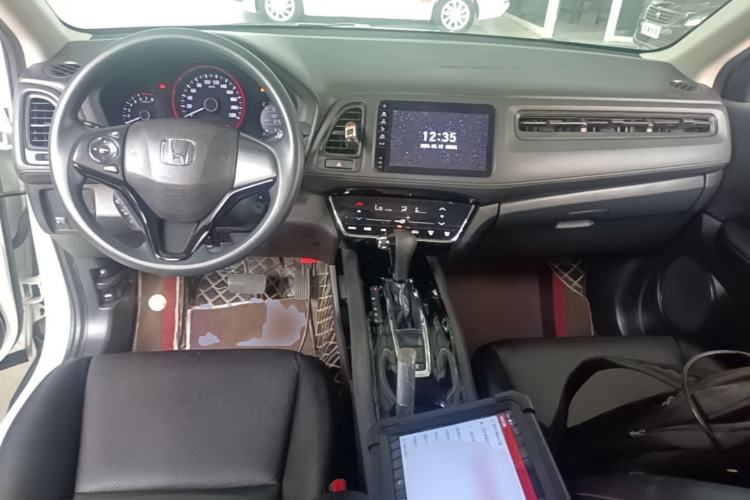 Used Honda Vezel 2020 220 TURBO CVT Elite Edition Center Console