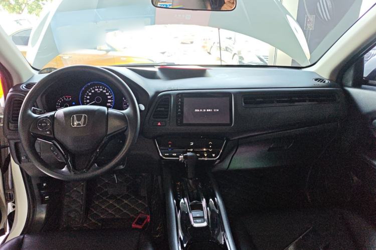 Used Honda Vezel 2020 220 TURBO CVT Elite Edition Center Console