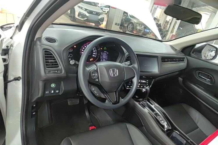 Used Honda Vezel 2020 220 TURBO CVT Elite Edition Center Console