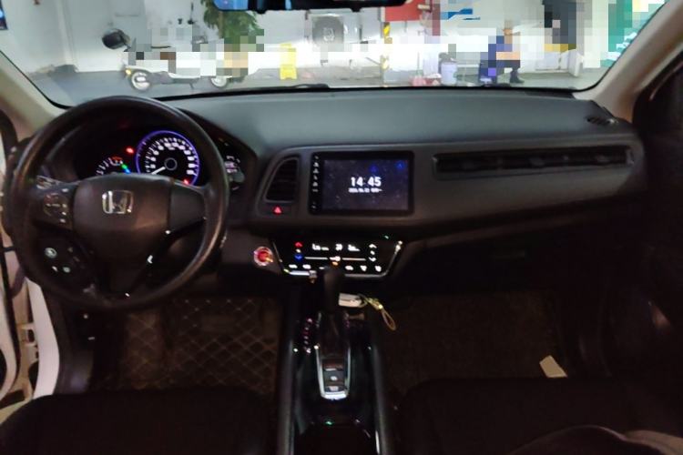 Used Honda Vezel 2020 220 TURBO CVT Luxury Edition Center Console
