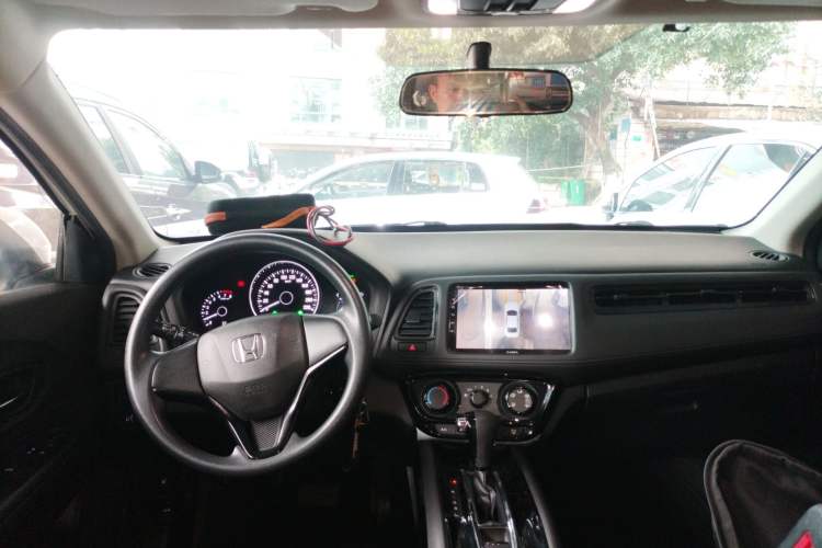 Used Honda Vezel 2020 1.5L CVT Elite Edition Center Console