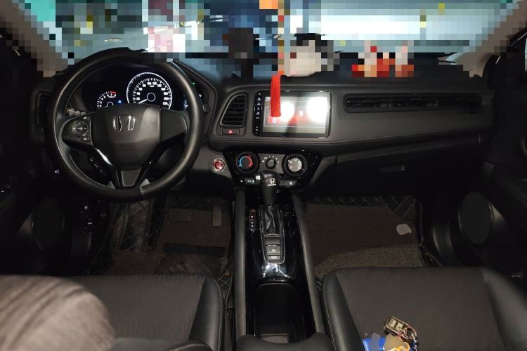 Used Honda Vezel 2020 1.5L CVT Luxury Edition Center Console