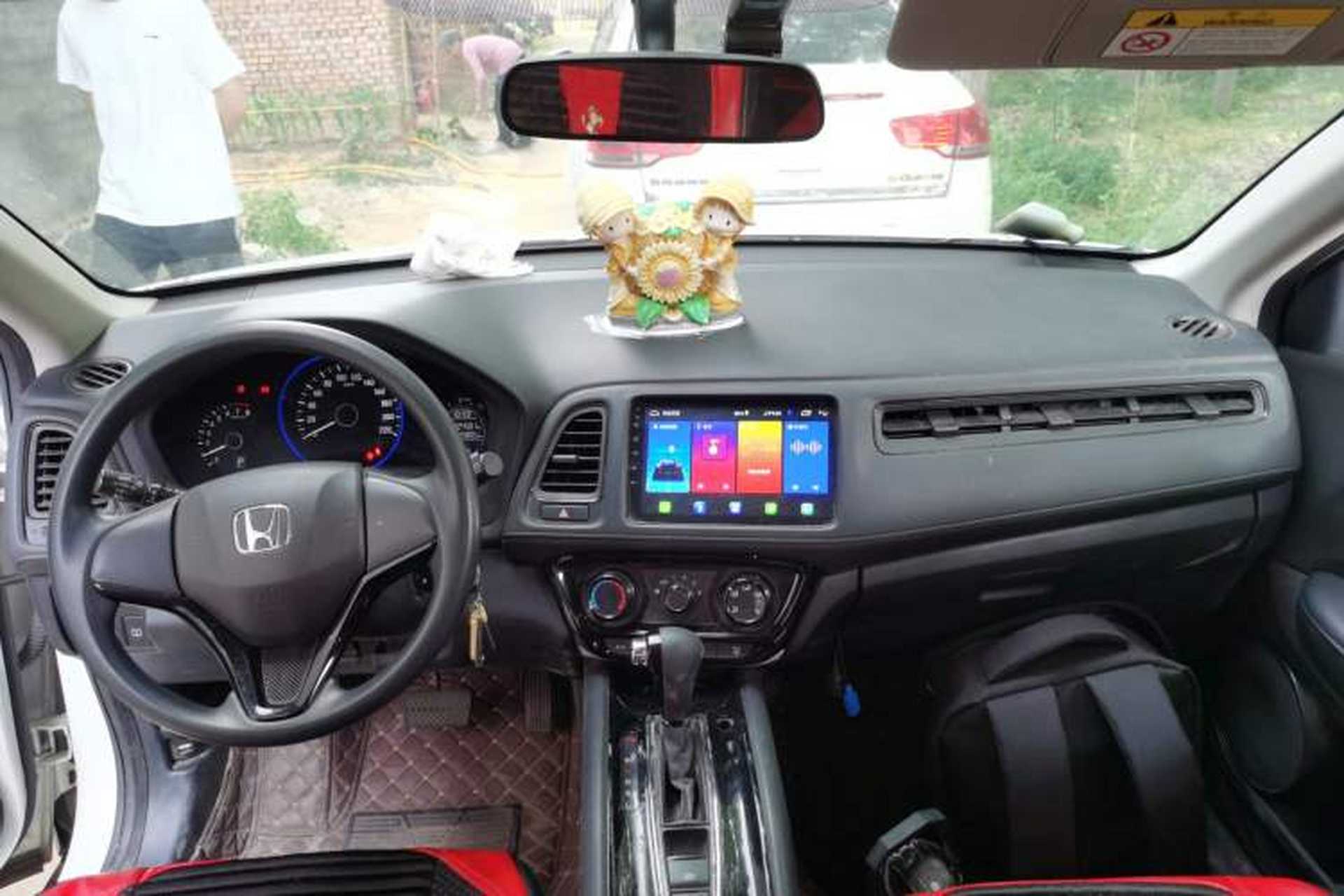 Used Honda Vezel 2020 1.5L CVT Elite Edition Center Console