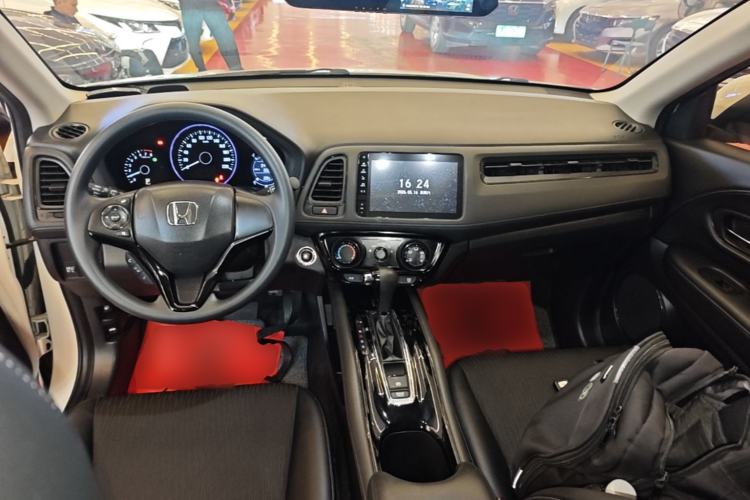 Used Honda Vezel 2020 1.5L CVT Luxury Edition Center Console