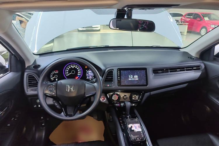 Used Honda Vezel 2020 1.5L CVT Luxury Edition Center Console