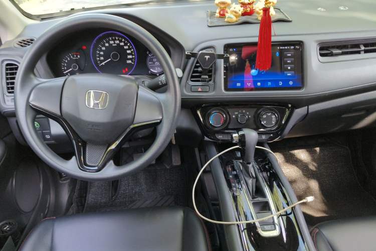 Used Honda Vezel 2020 1.5L CVT Elite Edition Center Console