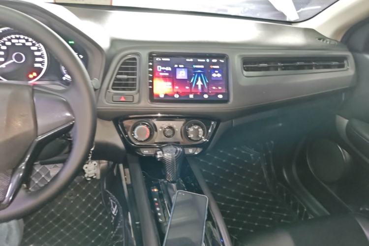 Used Honda Vezel 2020 1.5L CVT Elite Edition Center Console