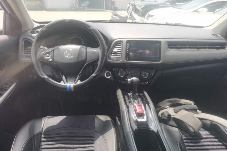 Used Honda Vezel 2020 1.5L CVT Pioneer Edition Center Console