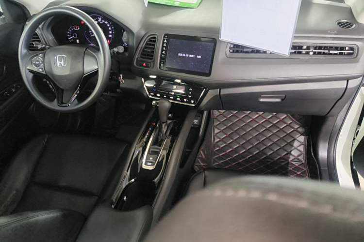 Used Honda Vezel 2020 220 TURBO CVT Elite Edition Center Console