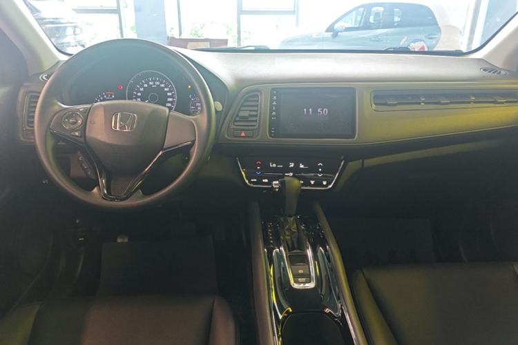 Used Honda Vezel 2020 220 TURBO CVT Elite Edition Center Console