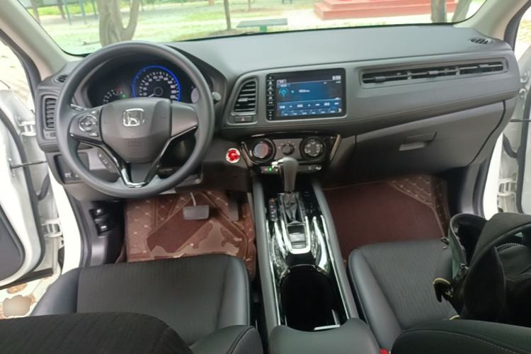 Used Honda Vezel 2020 1.5L CVT Luxury Edition Center Console
