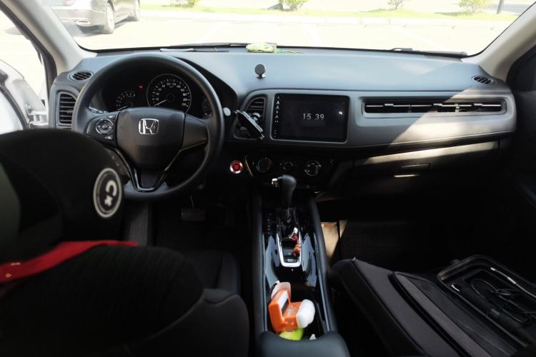 Used Honda Vezel 2020 1.5L CVT Luxury Edition Center Console