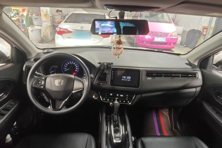 Used Honda Vezel 2020 220 TURBO CVT Luxury Edition Center Console