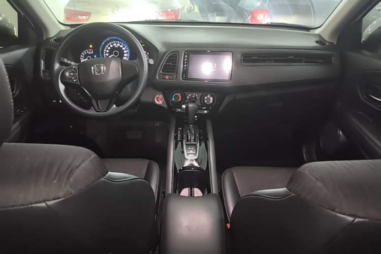 Used Honda Vezel 2020 1.5L CVT Luxury Edition Center Console