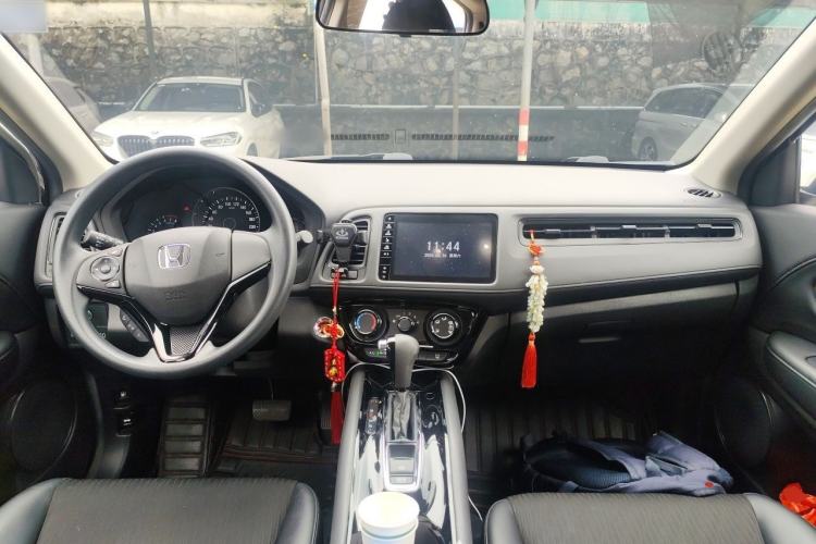 Used Honda Vezel 2020 1.5L CVT Luxury Edition Center Console