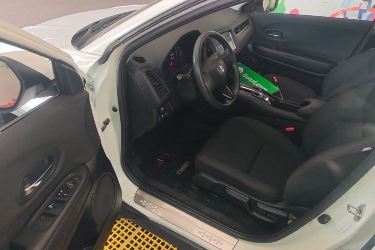 Used Honda Vezel 2020 1.5L CVT Elite Edition Driver Seat