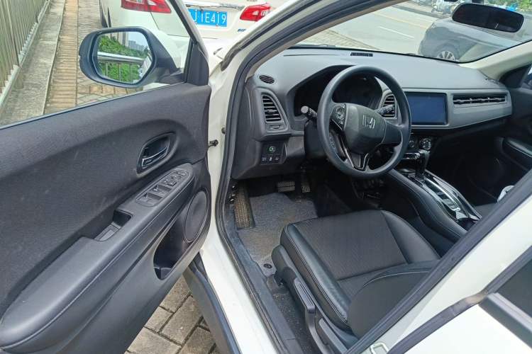 Used Honda Vezel 2020 1.5L CVT Pioneer Edition Driver Seat