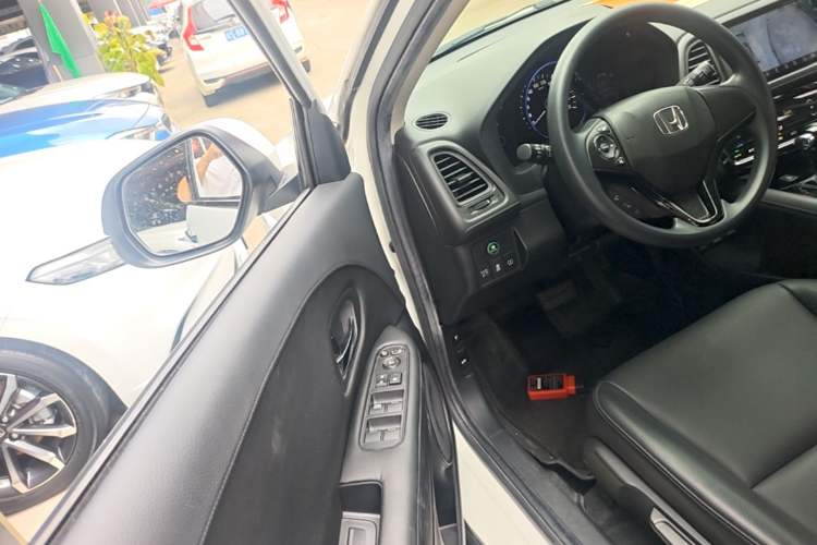 Used Honda Vezel 2020 220 TURBO CVT Elite Edition Driver Seat