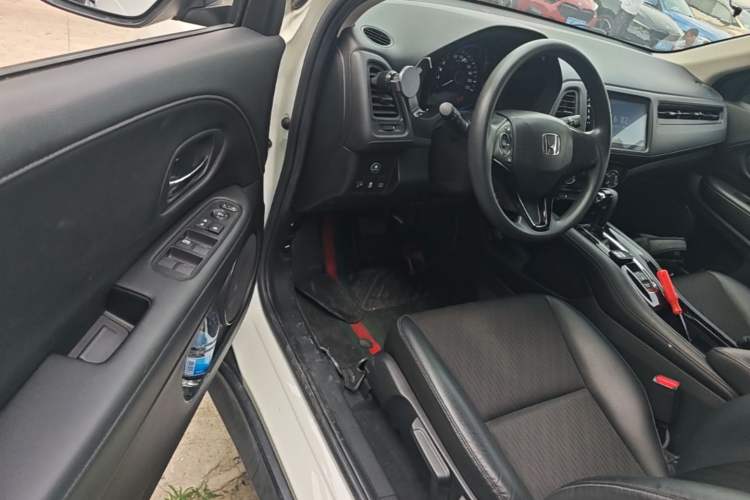 Used Honda Vezel 2020 1.5L CVT Luxury Edition Driver Seat