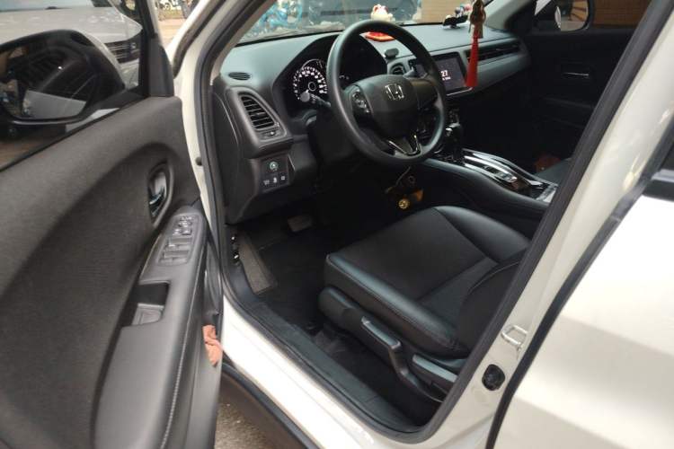 Used Honda Vezel 2020 1.5L CVT Pioneer Edition Driver Seat