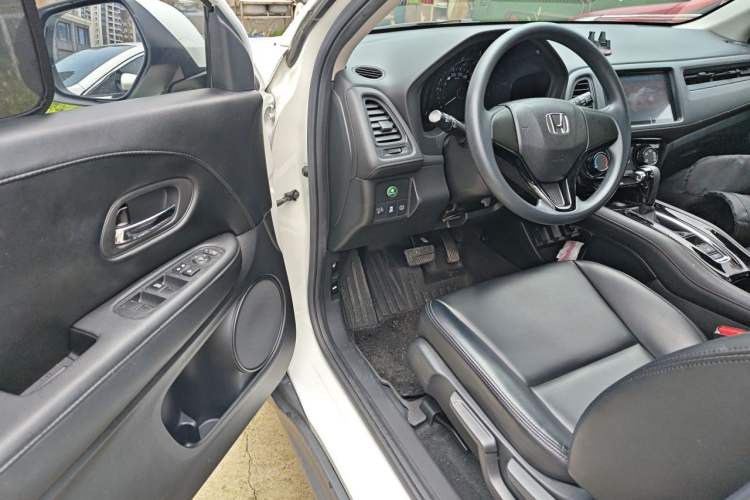 Used Honda Vezel 2020 1.5L CVT Elite Edition Driver Seat