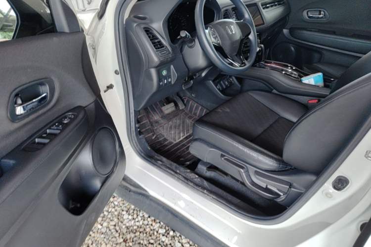 Used Honda Vezel 2020 1.5L CVT Pioneer Edition Driver Seat
