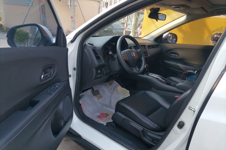 Used Honda Vezel 2020 1.5L CVT Elite Edition Driver Seat