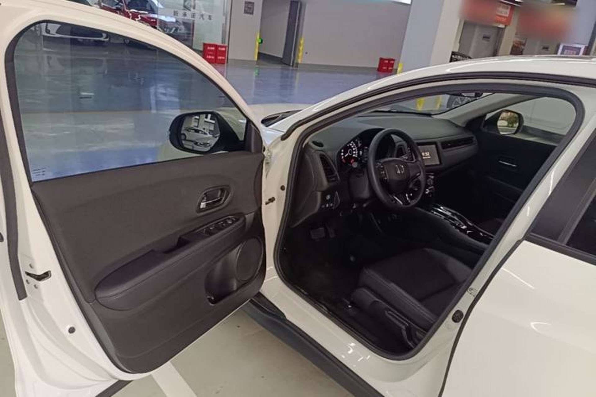 Used Honda Vezel 2020 1.5L CVT Pioneer Edition Driver Seat