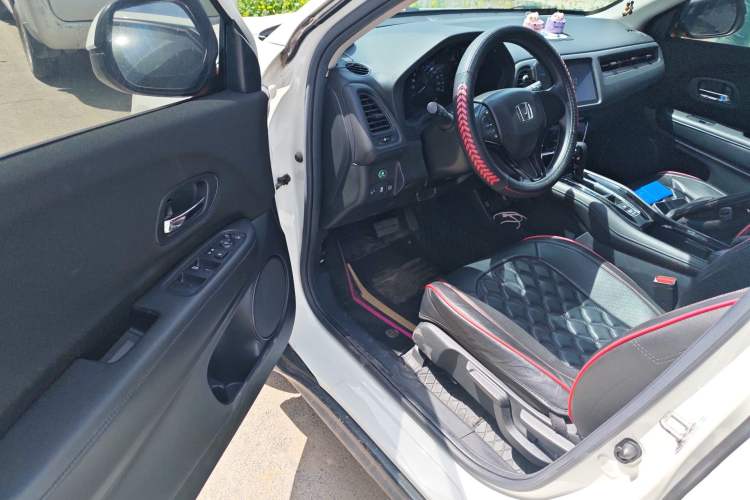 Used Honda Vezel 2020 220 TURBO CVT Elite Edition Driver Seat